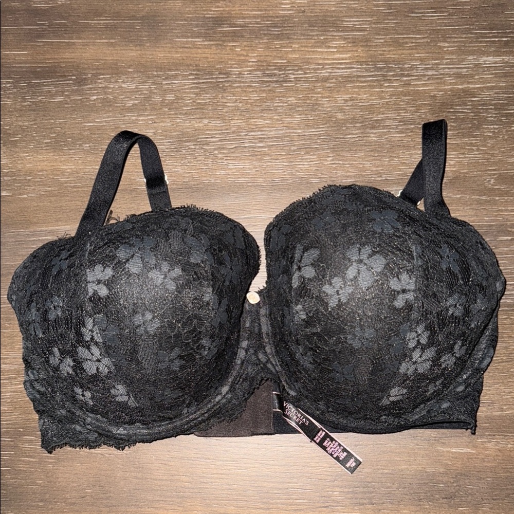 Gently Used - VS Dream Angels Elegant Black Lace Bra